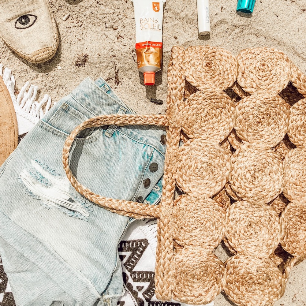 •Punta Cana Jute Tote• - Picture 2 of 7